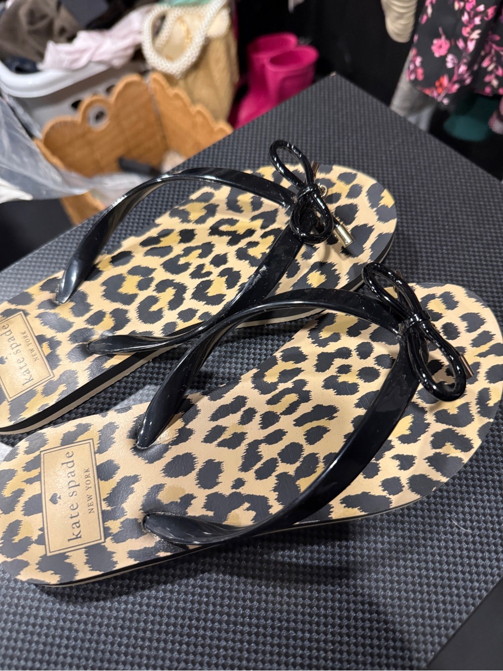 kate spade black bow leopard-print thong sandals